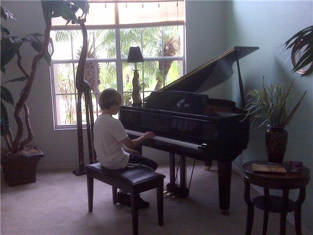 webassets/zach_piano.jpg